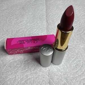 Mary Kay Signature Creme Lipstick MAGENTA 2310 NIB Free Shipping!!